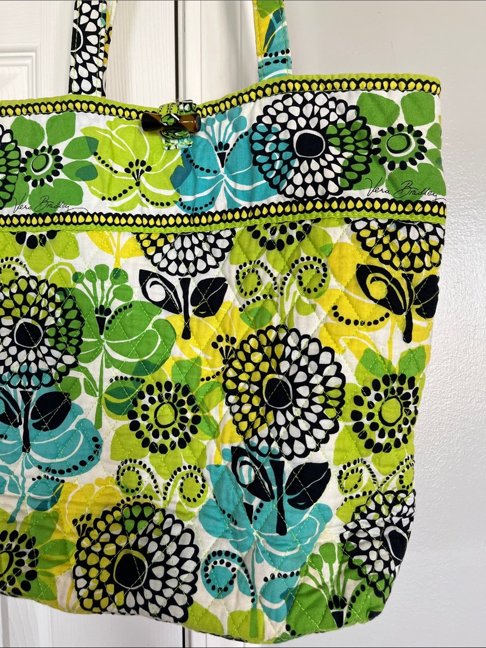 Vera Bradley Quilted Floral Tote Bag in Green and Teal flowers sunflowers 🌻 - Picture 3 of 13